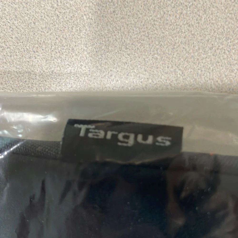 Targus Debossed Neoprene Laptop Sleeve New in bag!!! 2 bags!